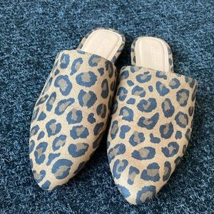 * *NWOT* Old navy leopard print slides Sz6